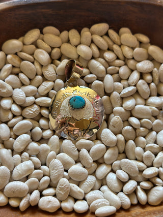 The Golden Pendants