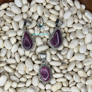 The Morada Pendant