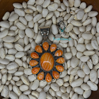The Mesa Pendant